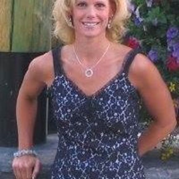 Meet your Posher, Lisa - Picture 1 of 1